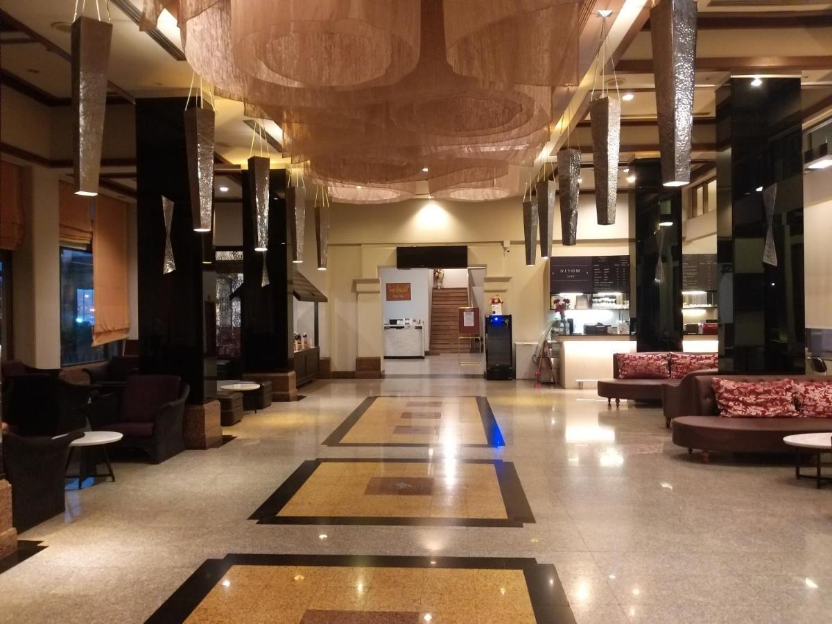 Hotel Songphanburi 3*
