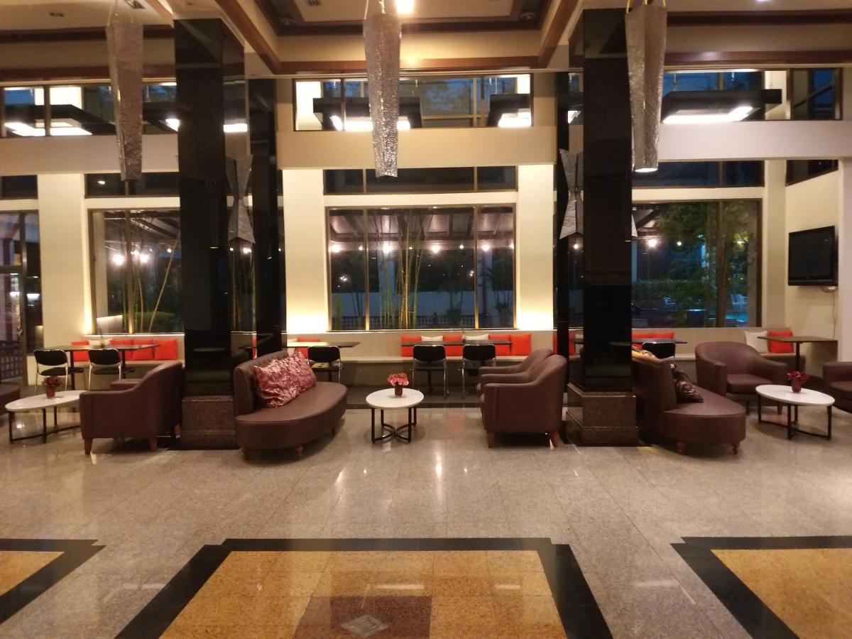 Songphanburi Hotel 3*