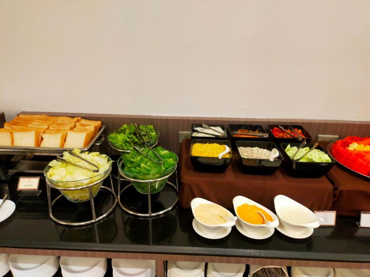 Hotel Songphanburi