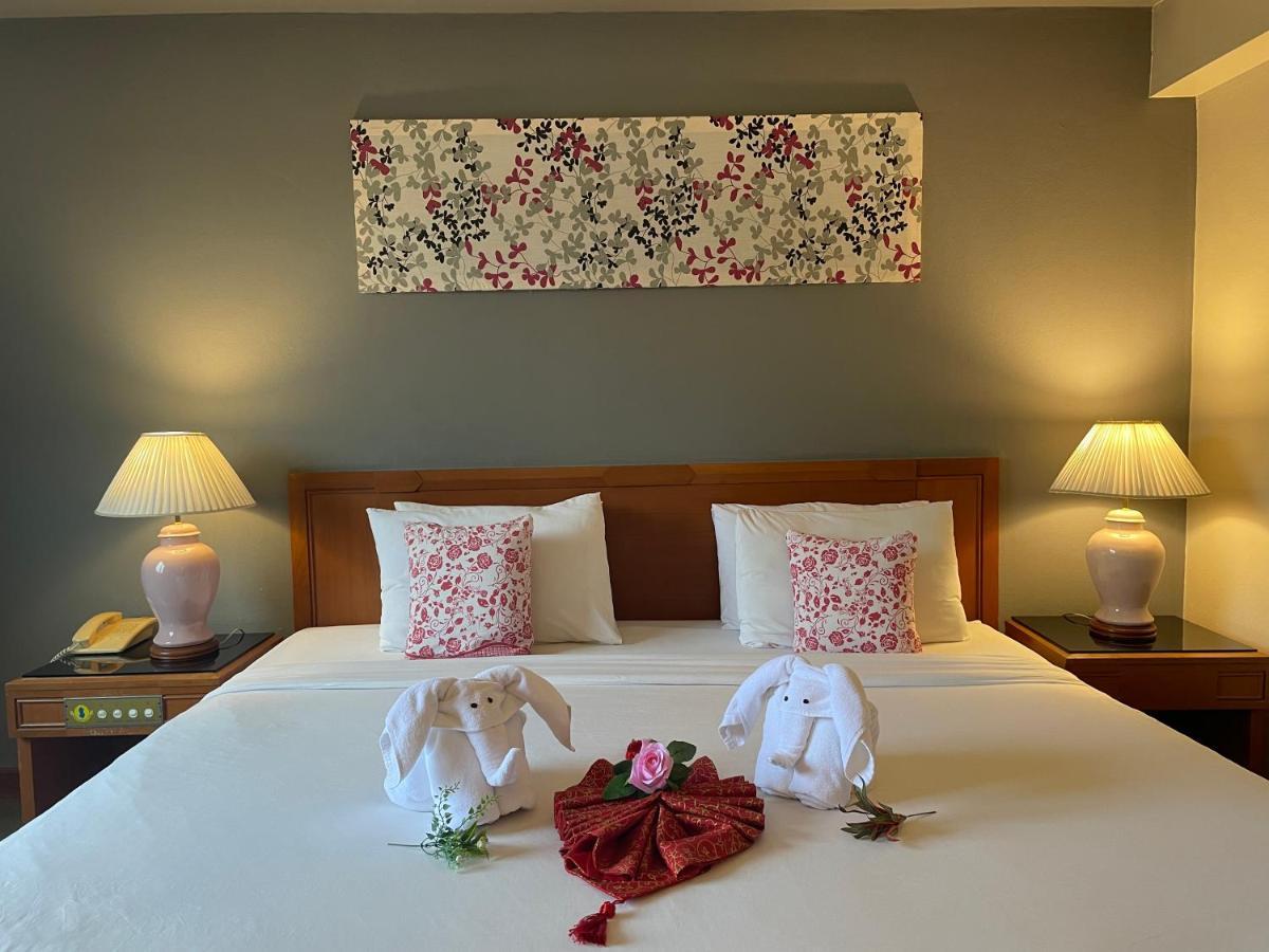 Hotel Songphanburi 3*