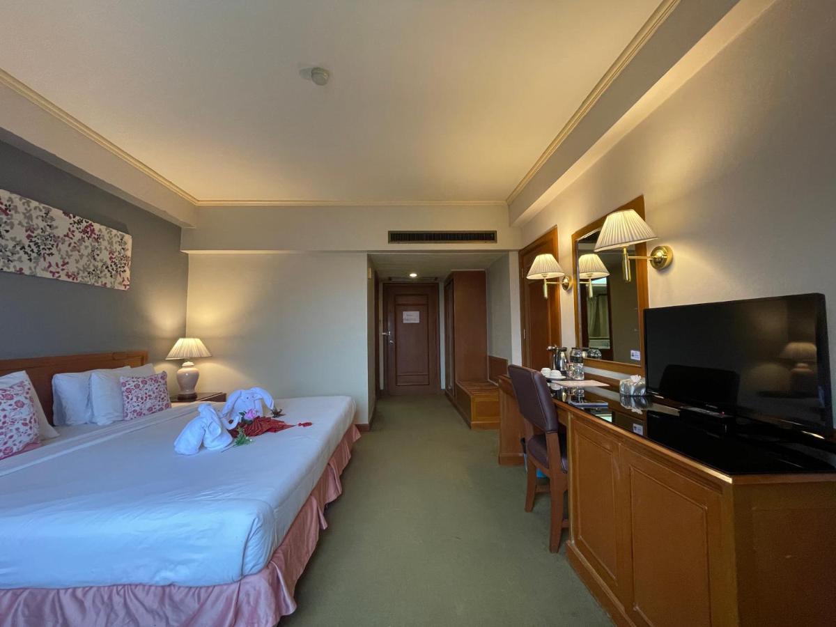 Hotel Songphanburi 3*